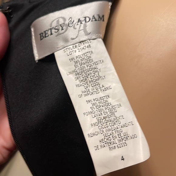 Black BodyCon dress with gorgeous Zipper rosette detail. - Picture 4 of 4